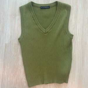 Olive Green Sweater Vest (cropped)